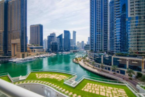 Lavish 2BR with Charming Marina View
